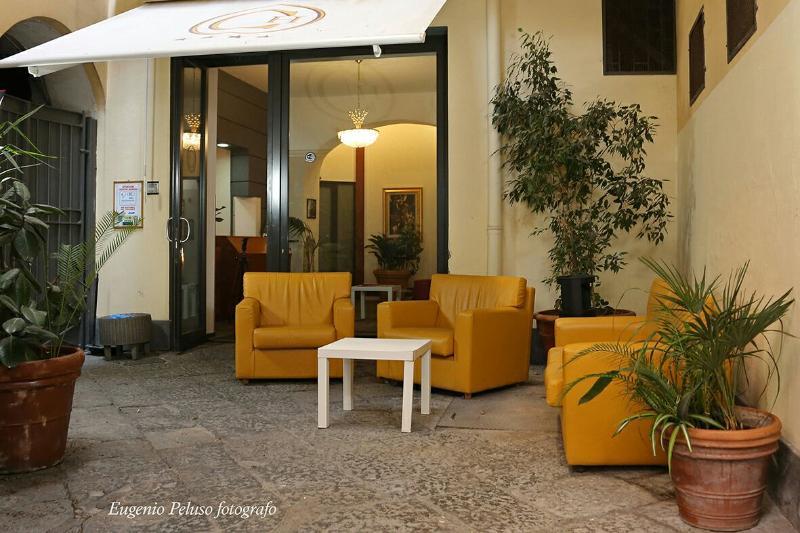 Caravaggio Hotel Naples Exterior photo