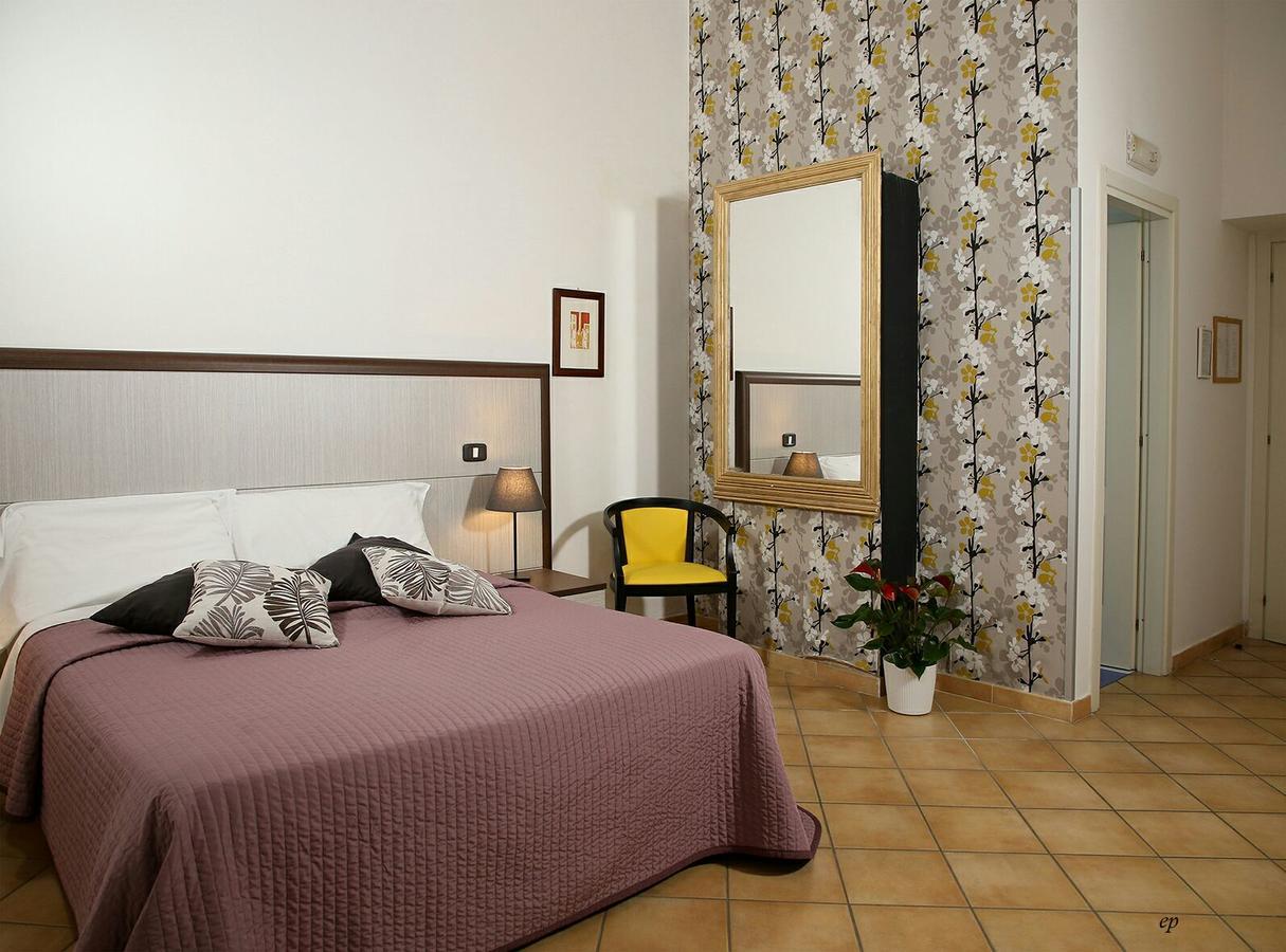 Caravaggio Hotel Naples Exterior photo
