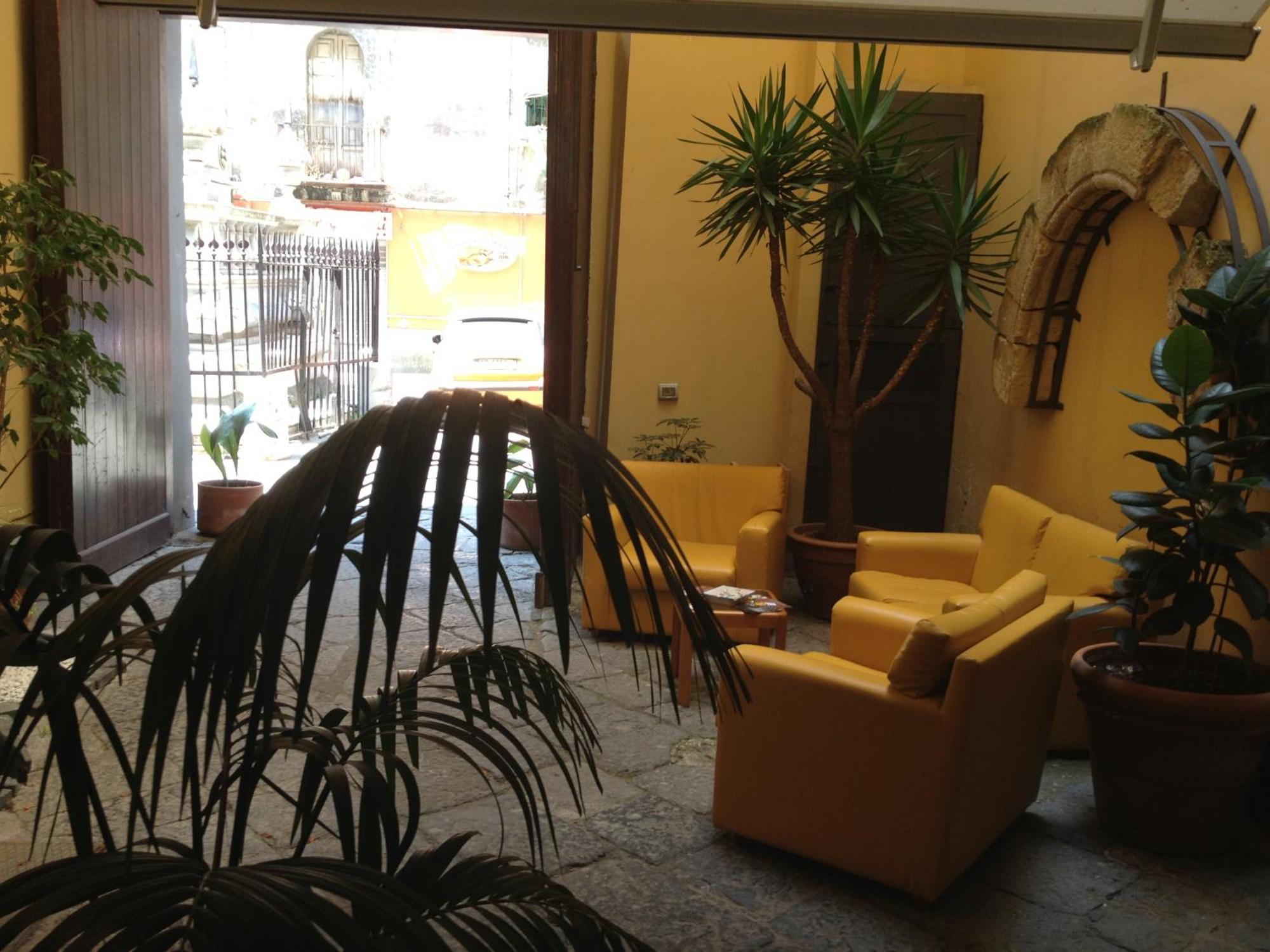 Caravaggio Hotel Naples Exterior photo